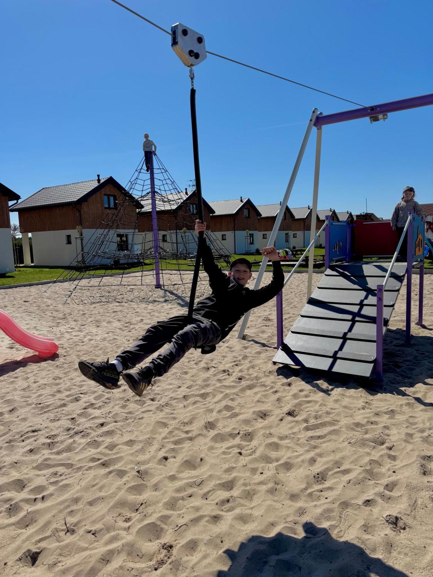 Domki Letniskowe Jastrzebia Park Jastrzębia Góra Екстериор снимка